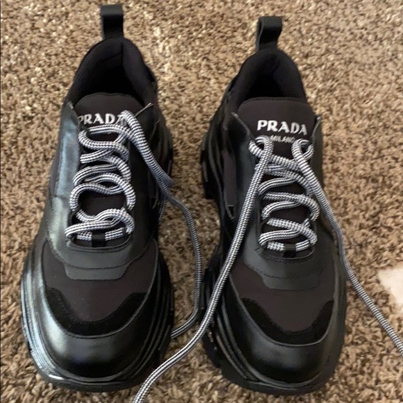 Sneakers - Picture 2 of 6